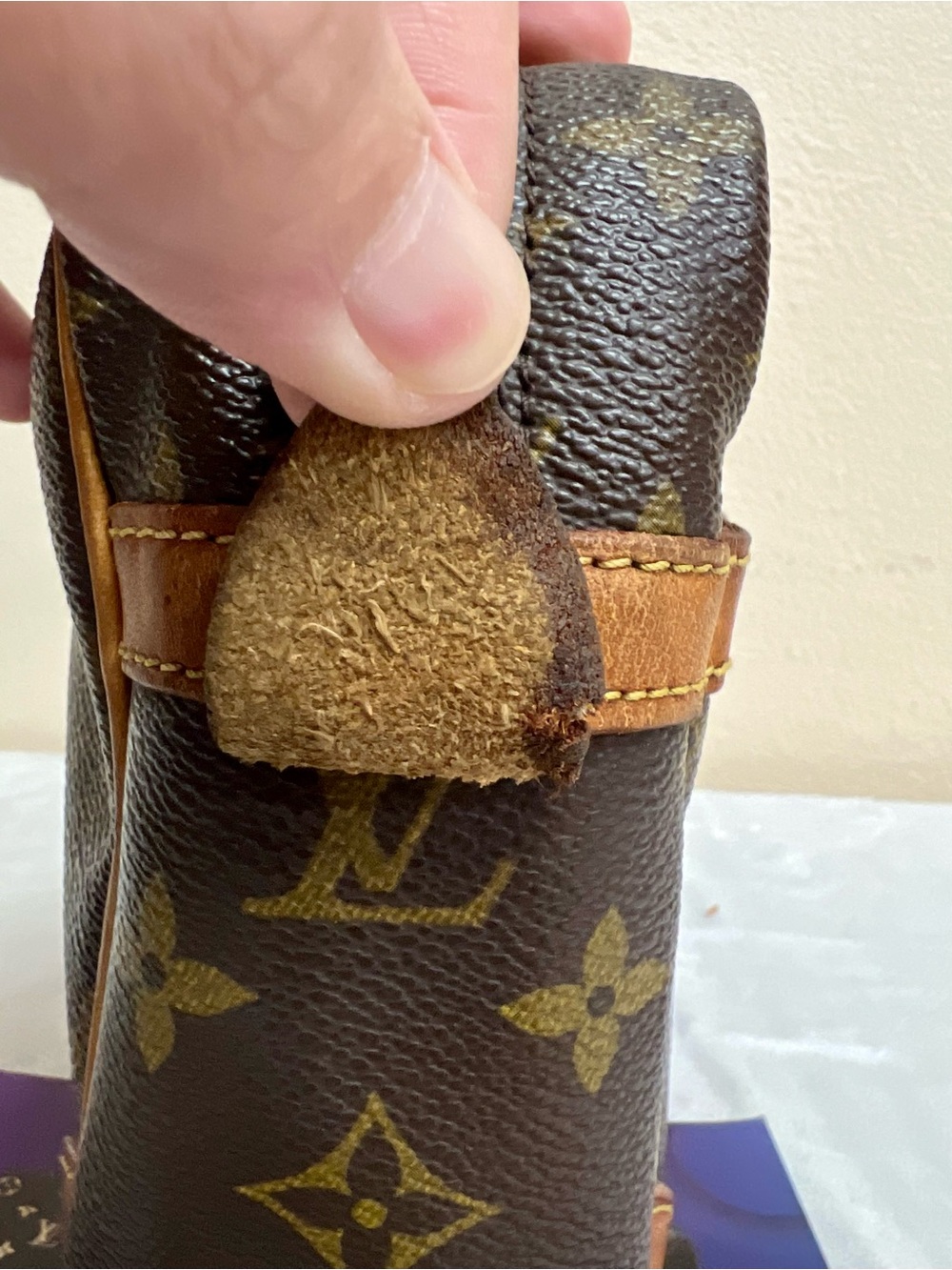 AUTH LOUIS VUITTON COMPIEGNE 28 CLUTCH - Picture 8 of 16